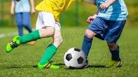 杨紫分享接地气表情包为张一山祝福：愿你活力无限