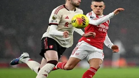 萨格斯三分球技艺精湛，教练对其投篮前景充满信心