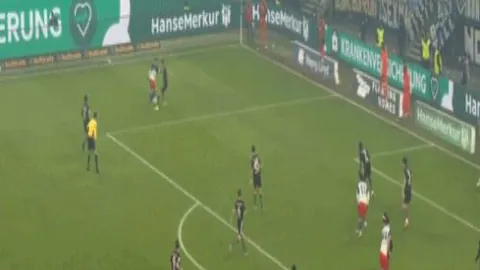 “哥伦甲豪取九连胜！强敌来袭，伤病考验客队能否破阵？”