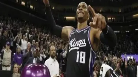 荷兰队现状：科曼坚信球队实力稳固，调整阵容引发人员变动不安