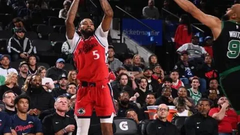 “29岁帕瓦尔庆生，欧冠赛场再显全能英姿”